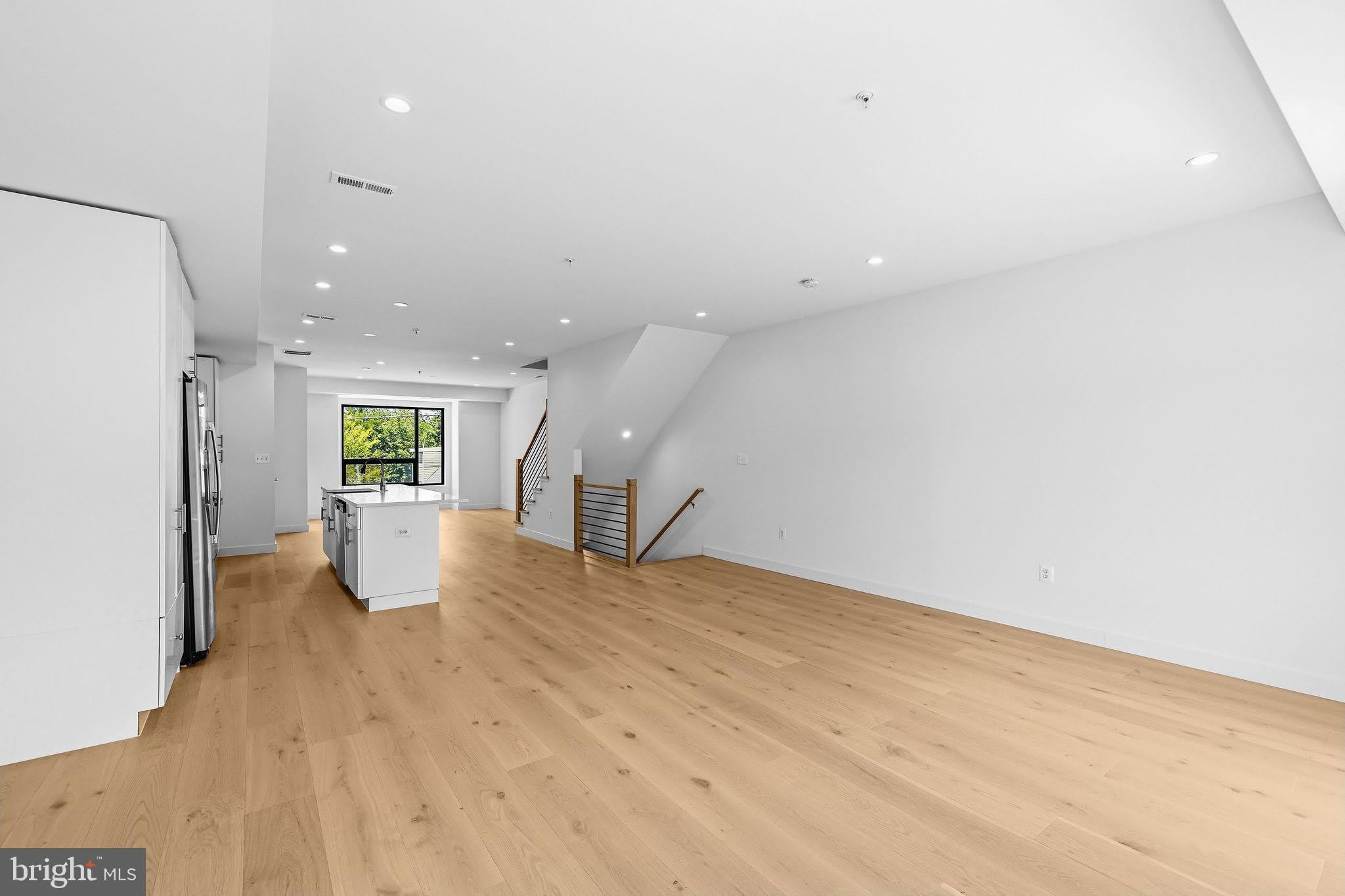 2530 ELVANS Road SE – photo 5