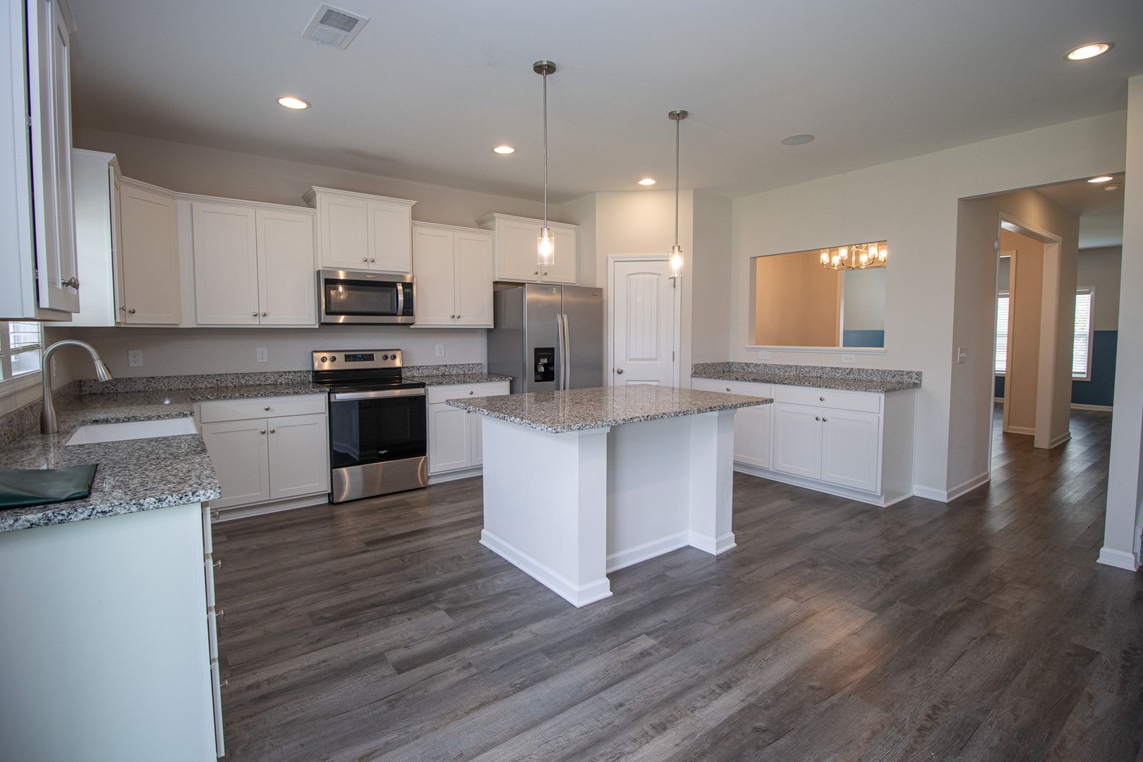 Pristine 4Br Home With Large Fenced Yard Loft Luxury Finishes In Highly Desirable Woodcreek Farms Neighborhood Just Reduced – photo 4