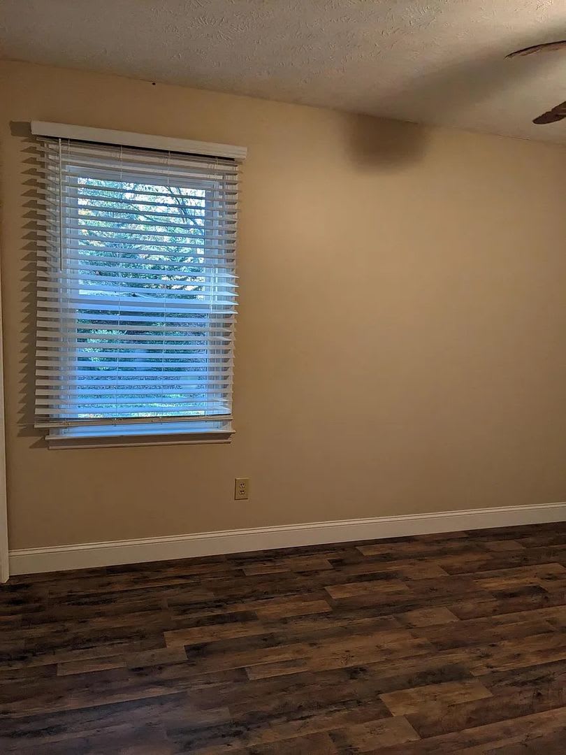 Room in 4 Bedroom Home at Karl Ct – photo 5