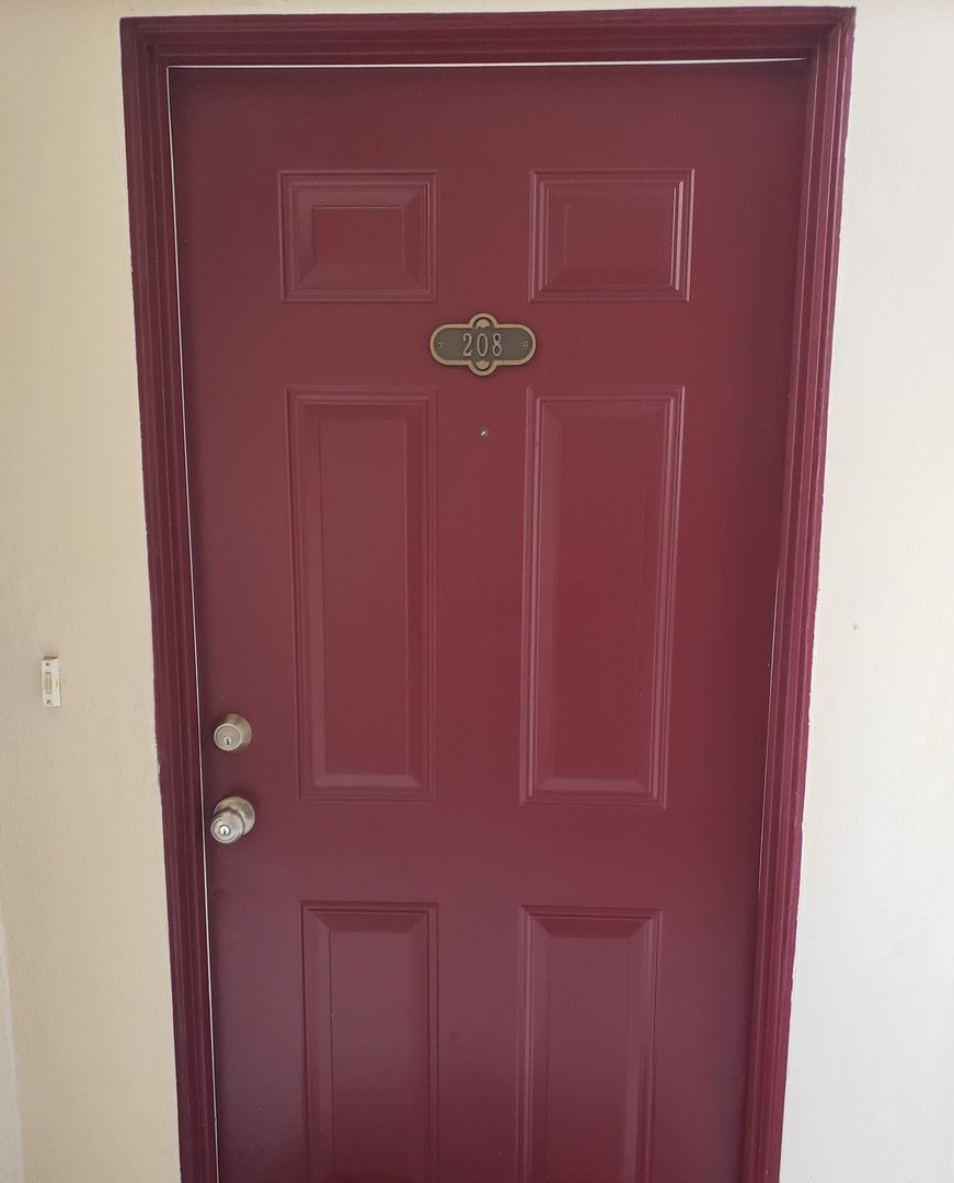 3 Beds 2 Baths Condo – photo 2