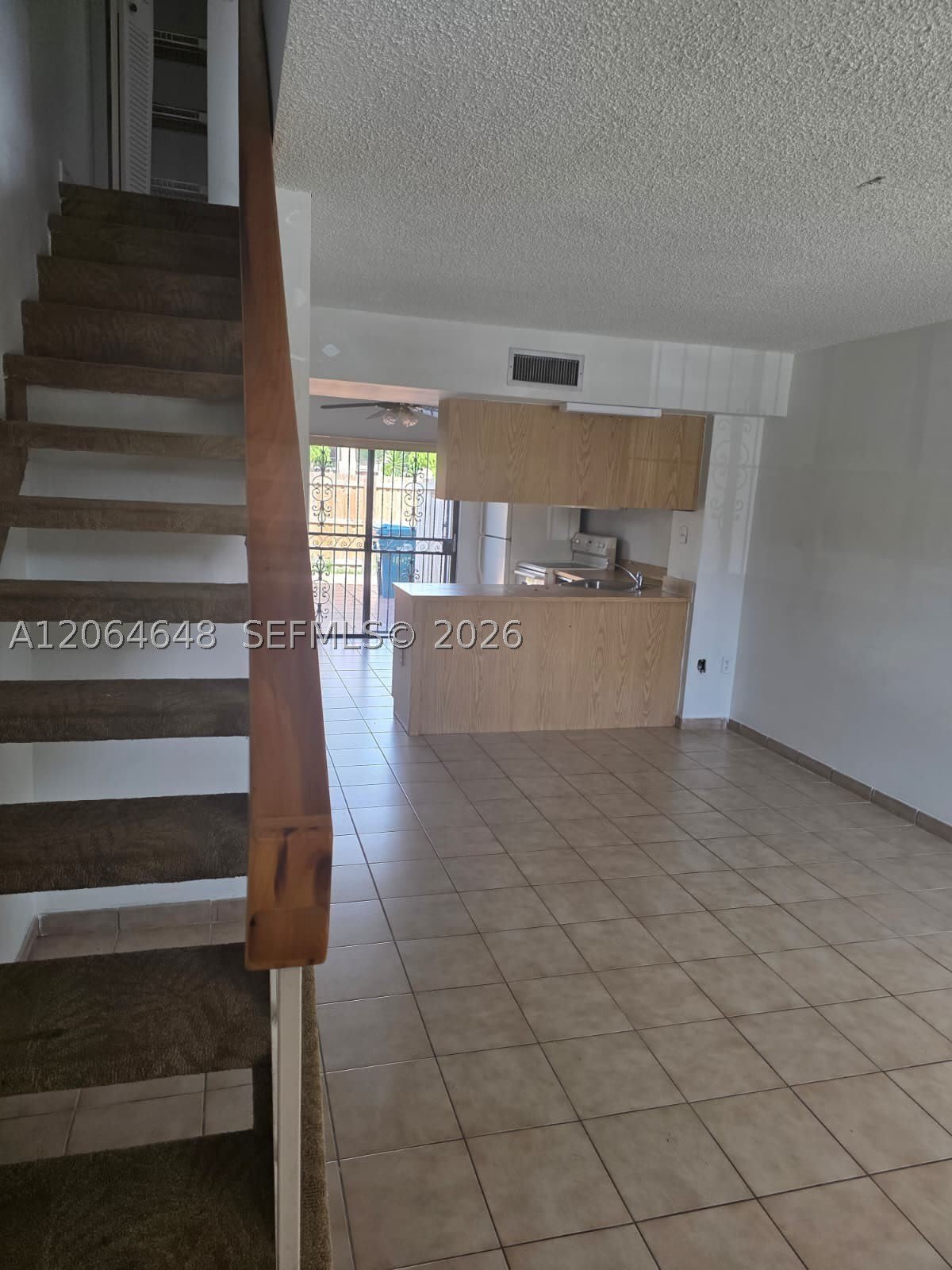 1823 SW 107th Ave – photo 2