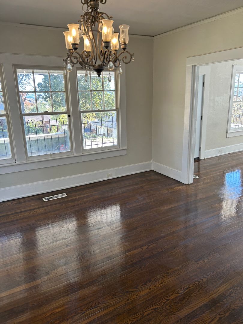 Newly Renovated 4 Bedroom Home College Hills Community – photo 1