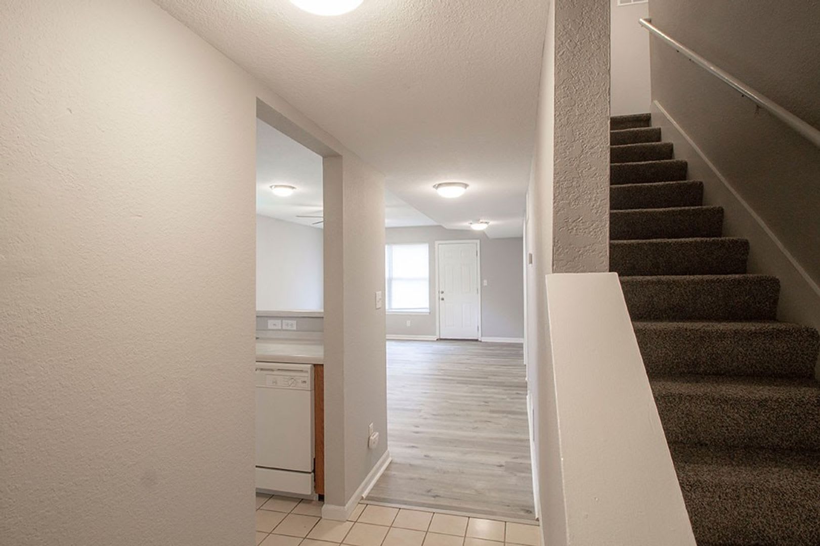 Massive duplex that backs to wood – photo 3