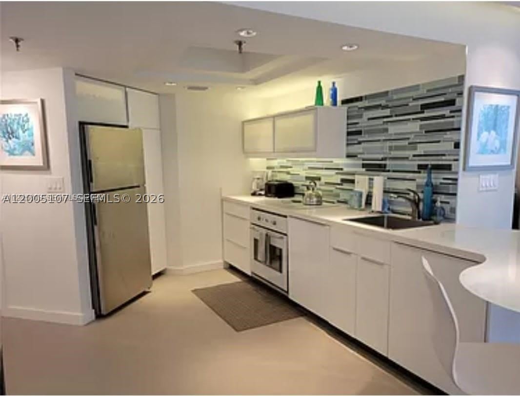 5880 Collins Ave – photo 2
