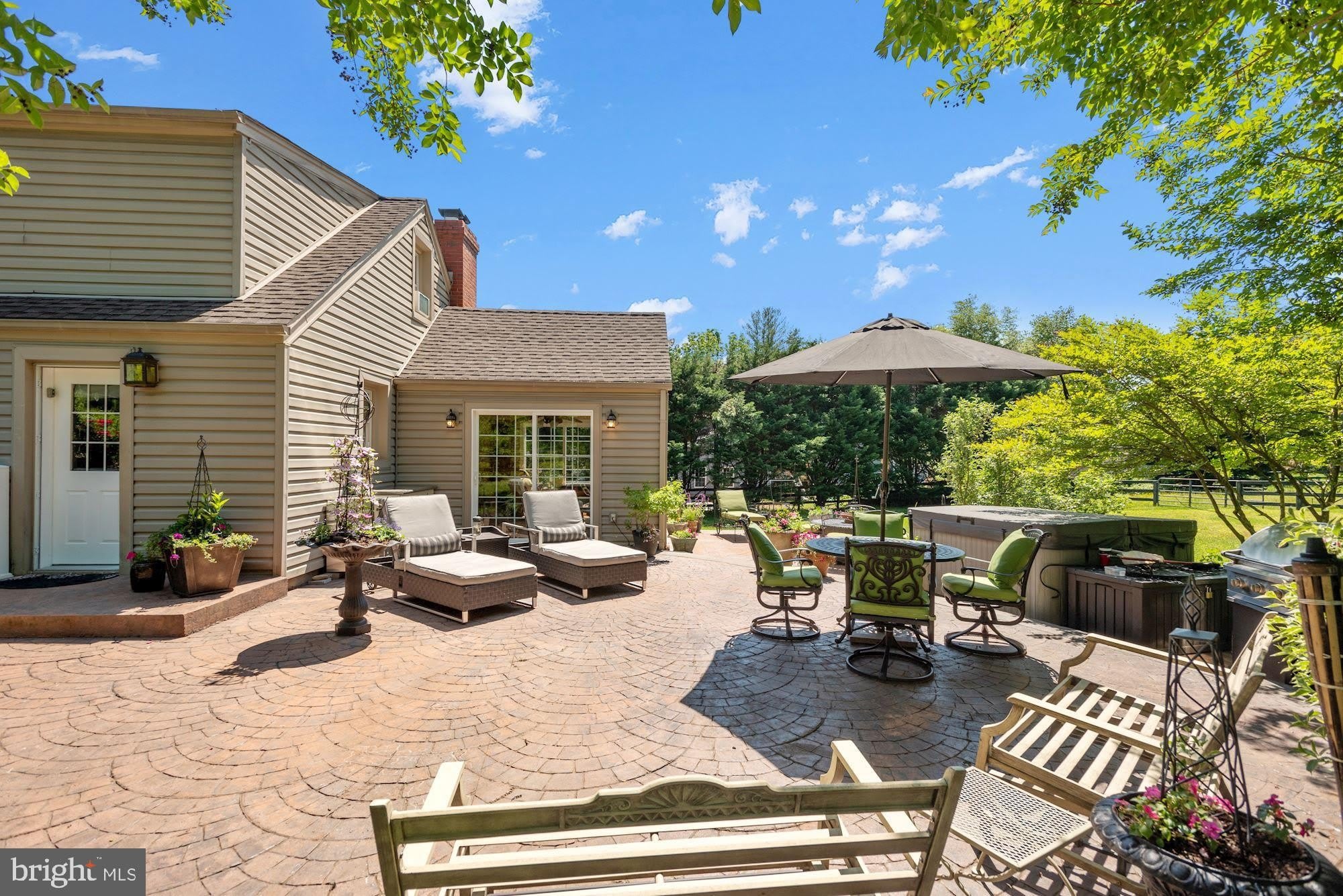 636 WALKER Road – photo 5