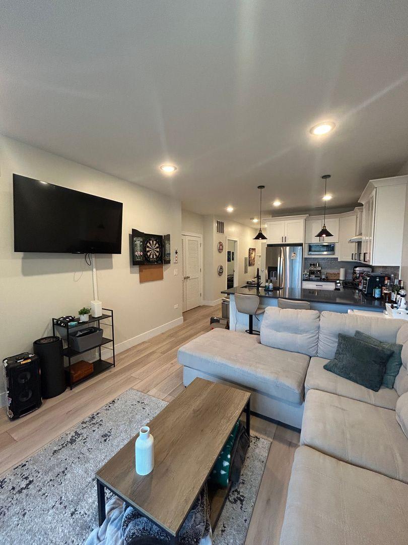 1646 West Belmont Ave. – photo 2