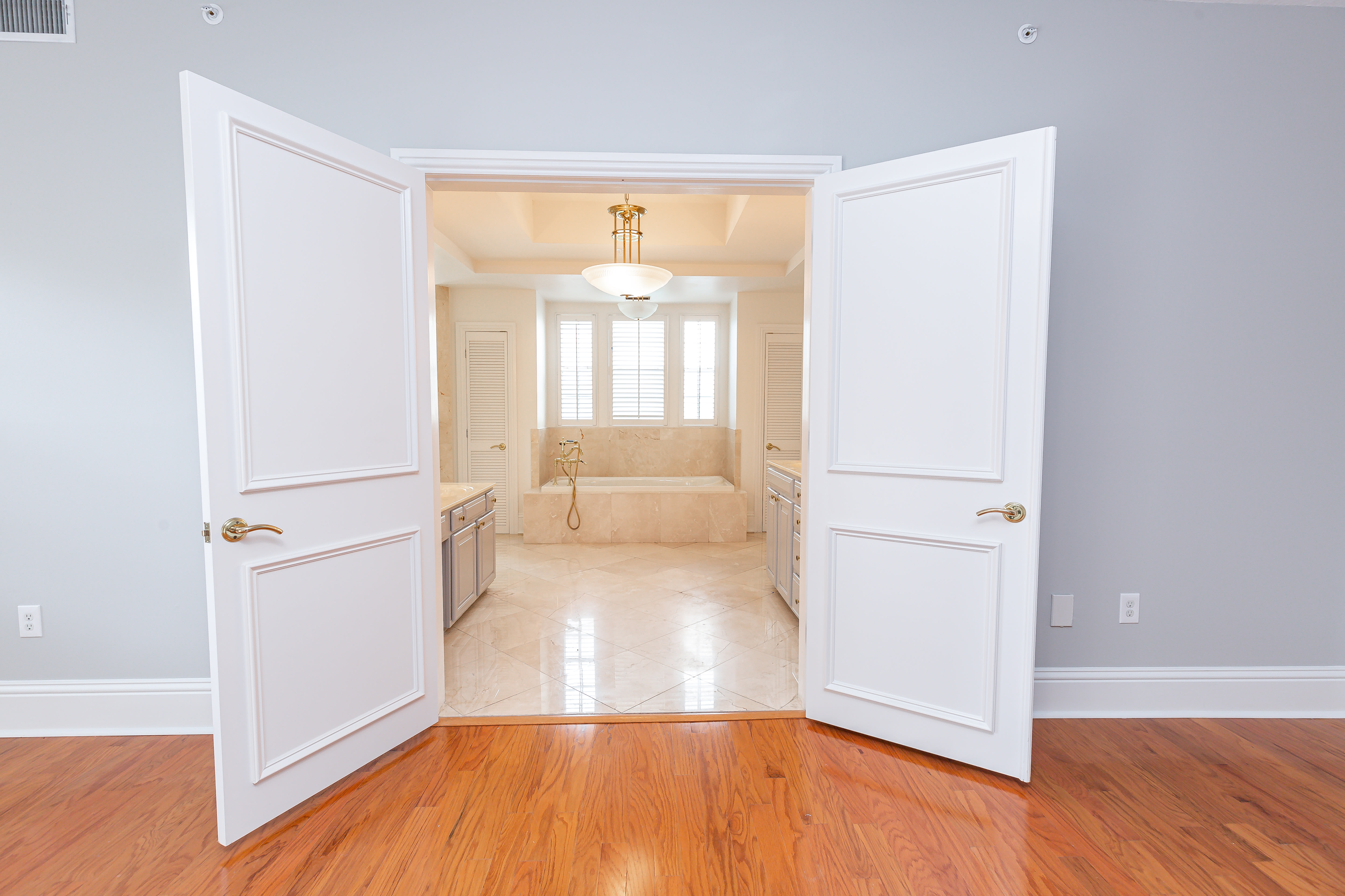 147 S Interlachen Ave – photo 1