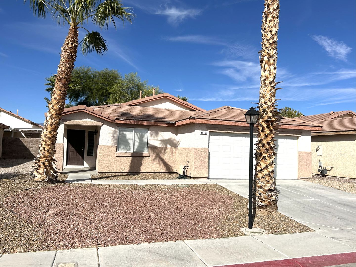 Beautiful 3 Bedroom 2 Bathroom House Located In A Wonderful Gated Community – photo 1