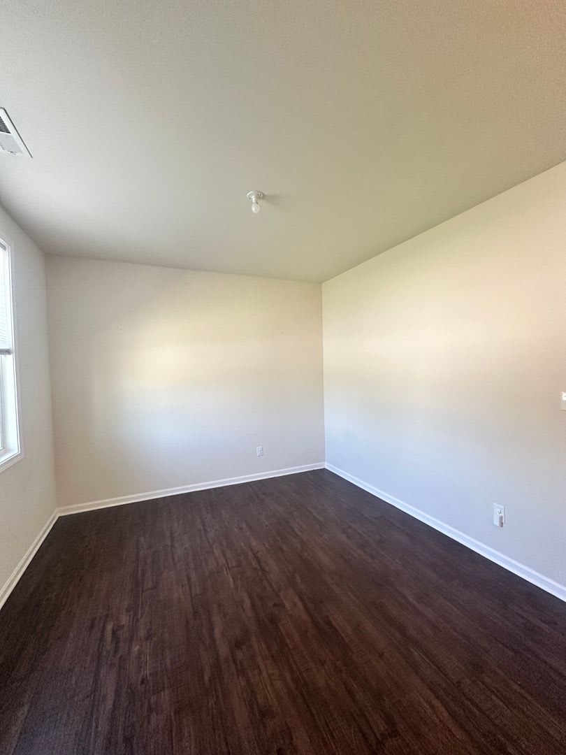 Spacious 4 Bedroom Home Available Now – photo 2