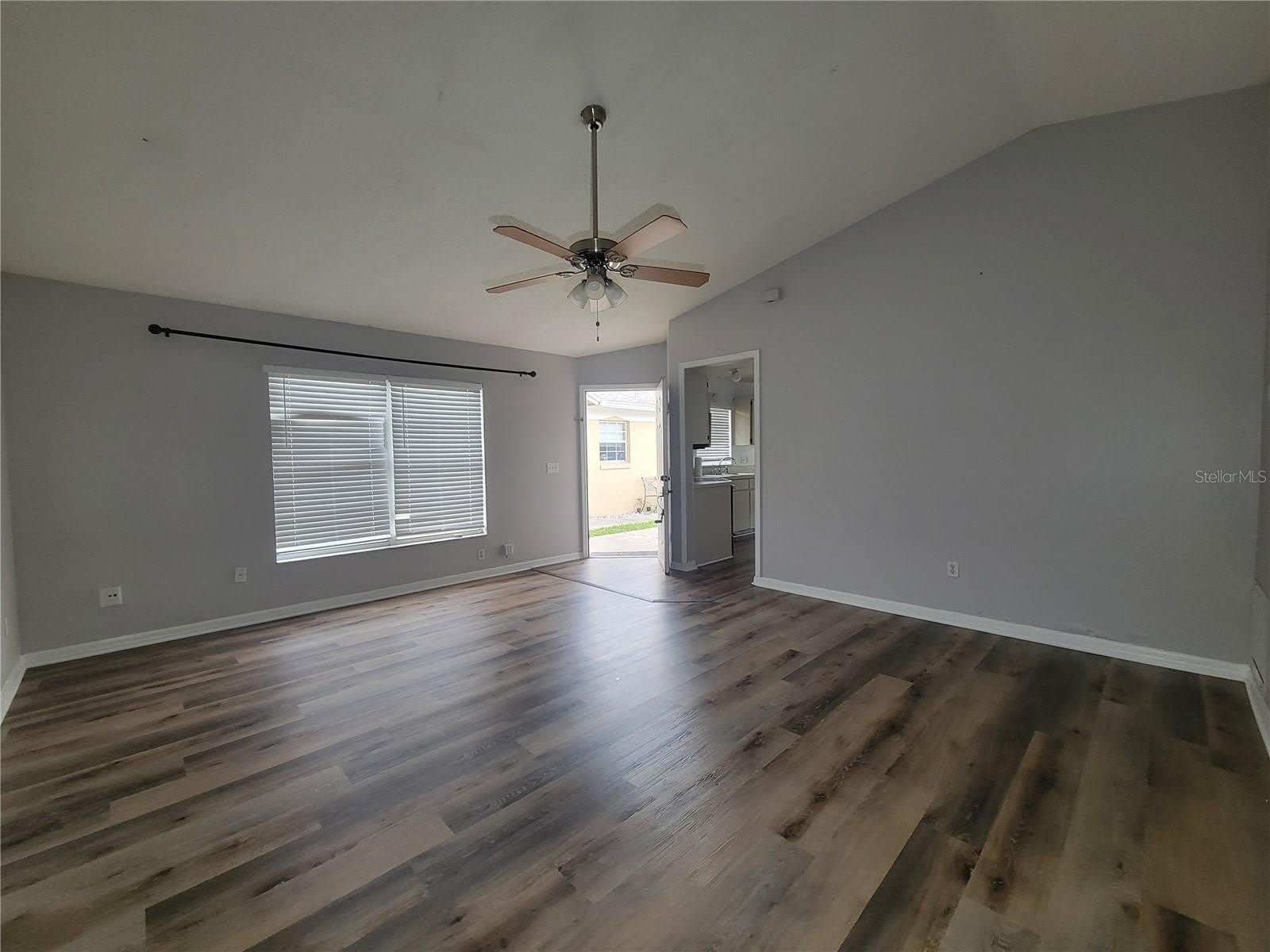 9827 DEAN COVE Lane – photo 4