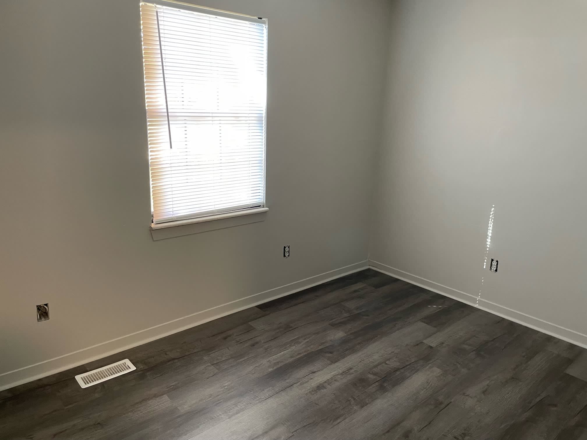 505 East Graham Place 1 – photo 4