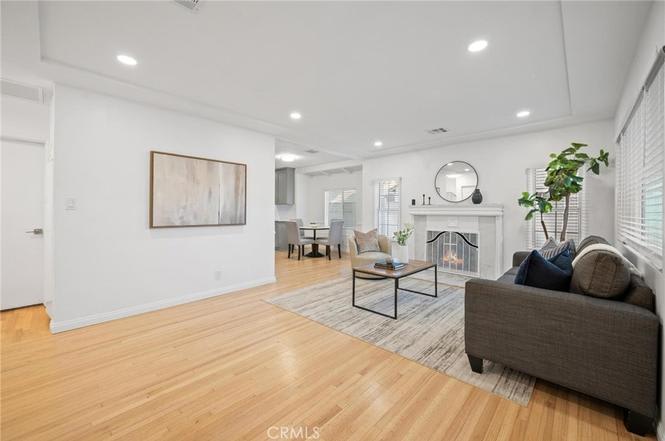 15445 W Archwood St – photo 3
