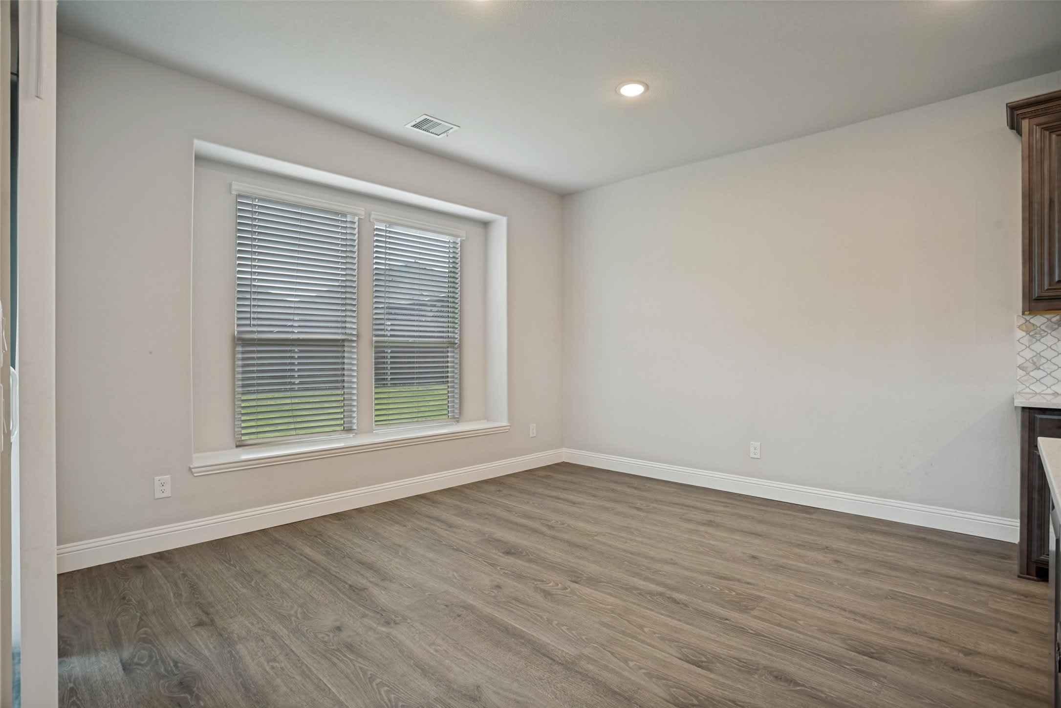 812 Woodview Court – photo 5