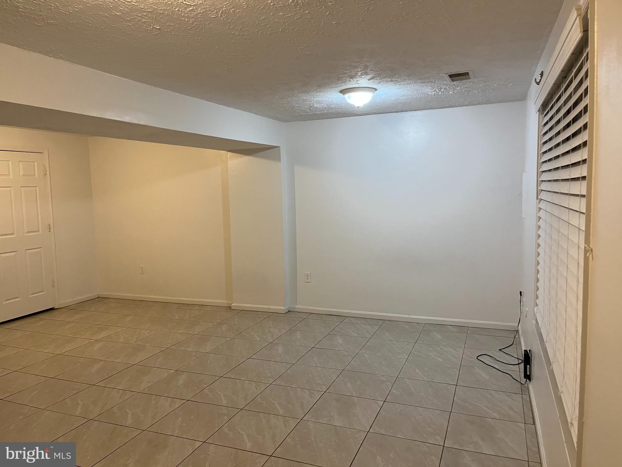 14684 CLOVERDALE Road – photo 3