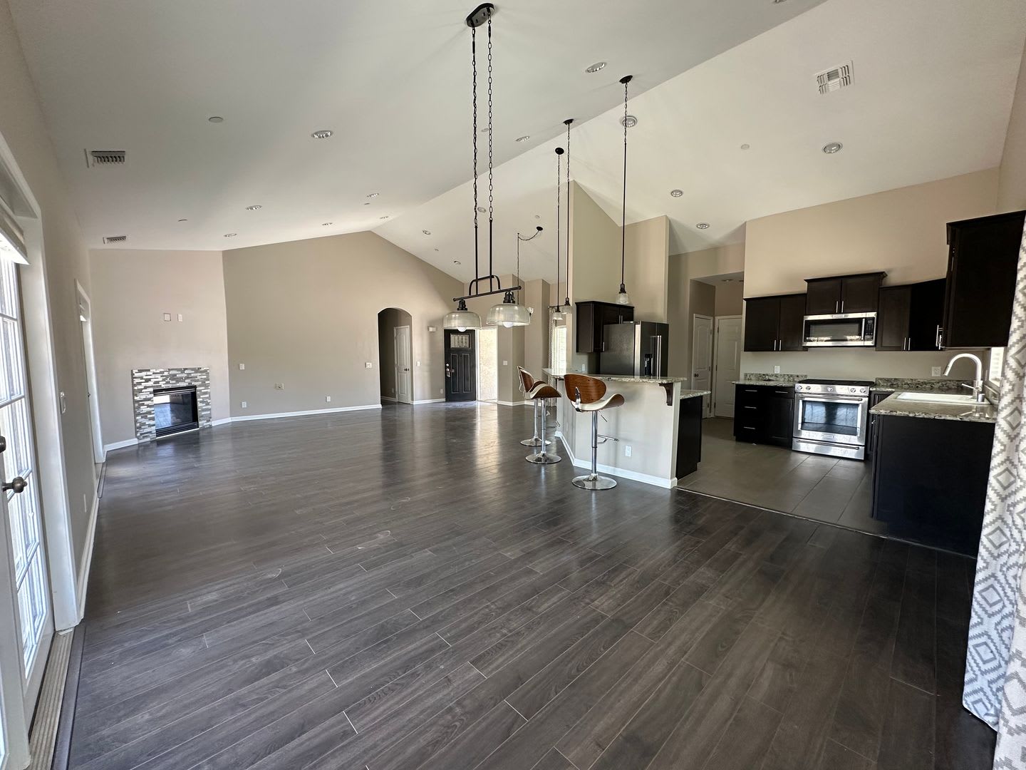 250 Move In Special Updated 3 Bedroom 2 Bathroom Home Ready To Welcome You Home – photo 4