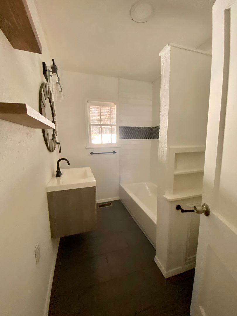 August Move in – photo 5