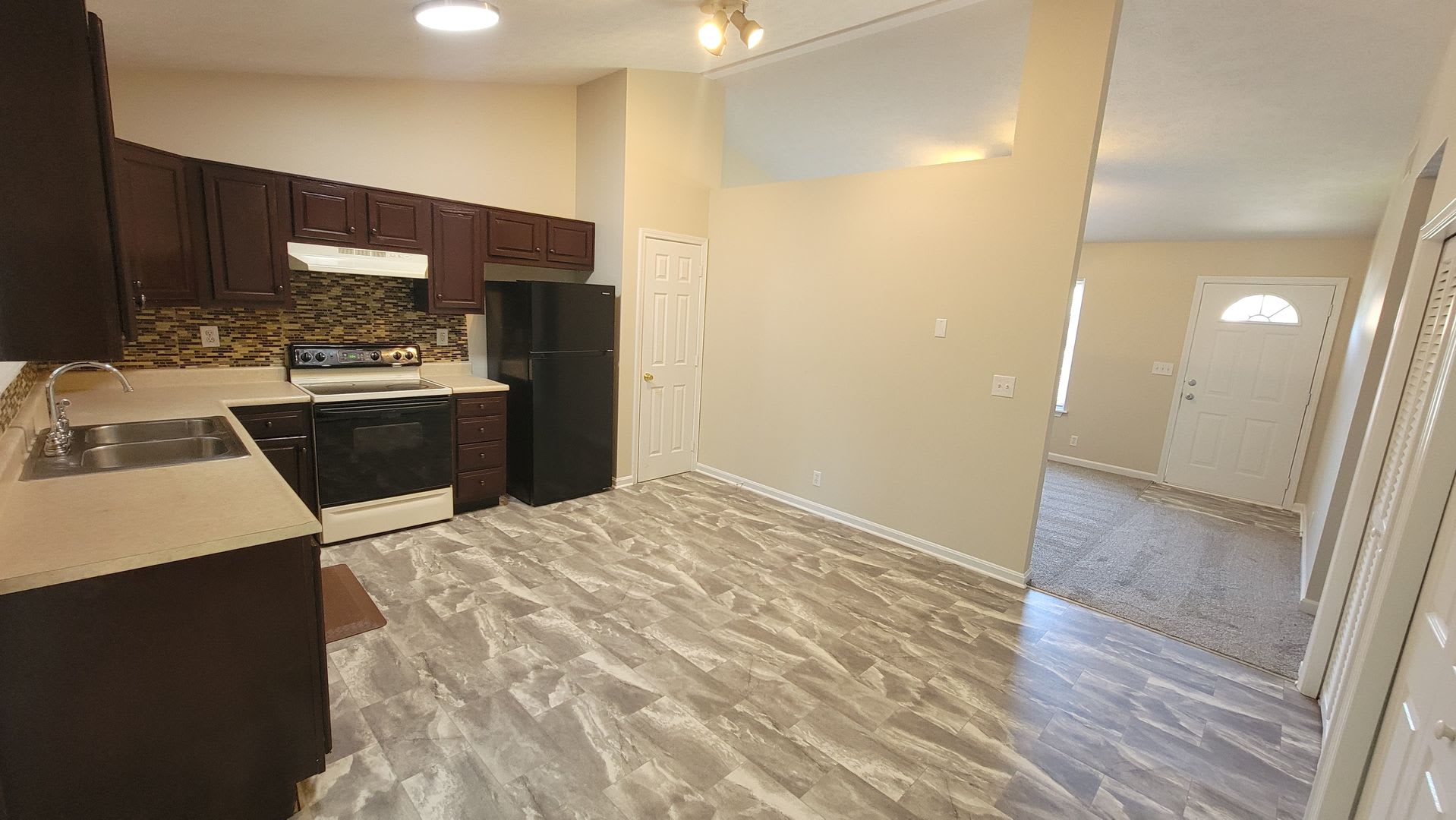 Charming 3-Bedroom, 2-Bath On A Quiet Cul-De-Sac – photo 5