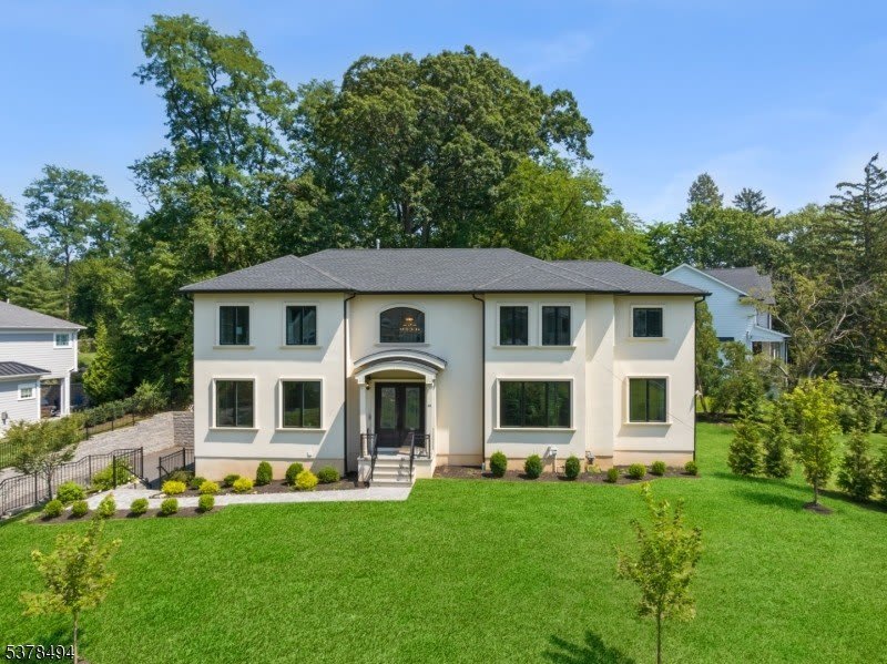 20 Woodfern Rd – photo 1