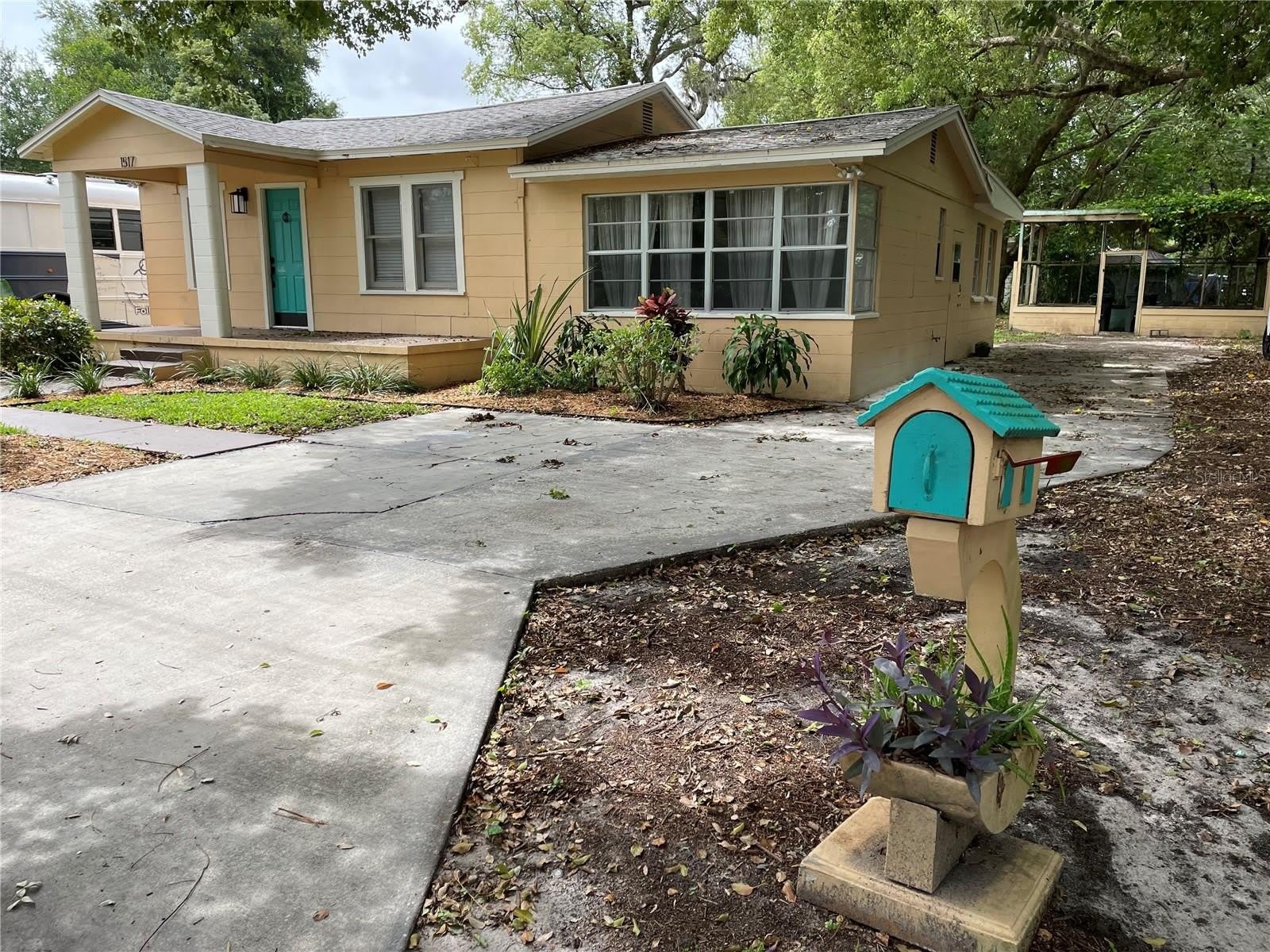 1517 E ELLICOTT Street – photo 3