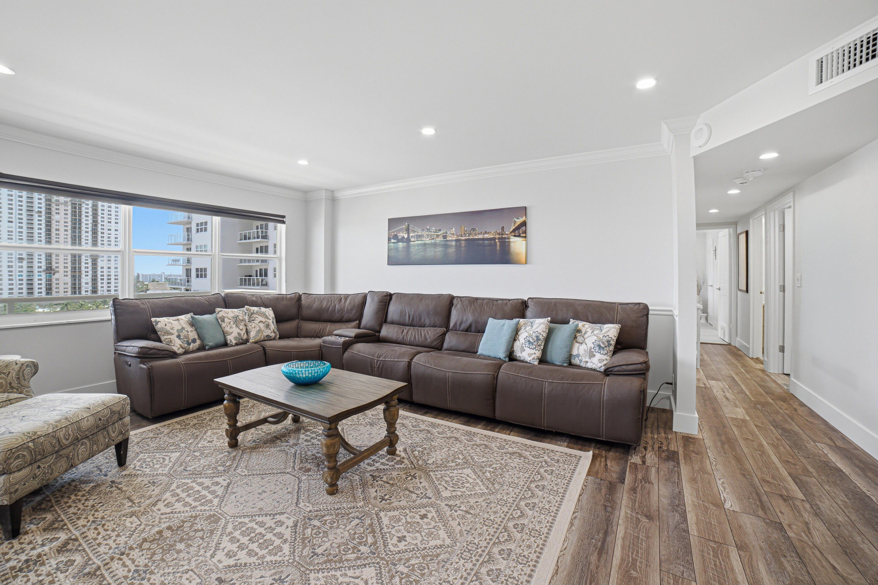 111 N Pompano Beach Boulevard – photo 4