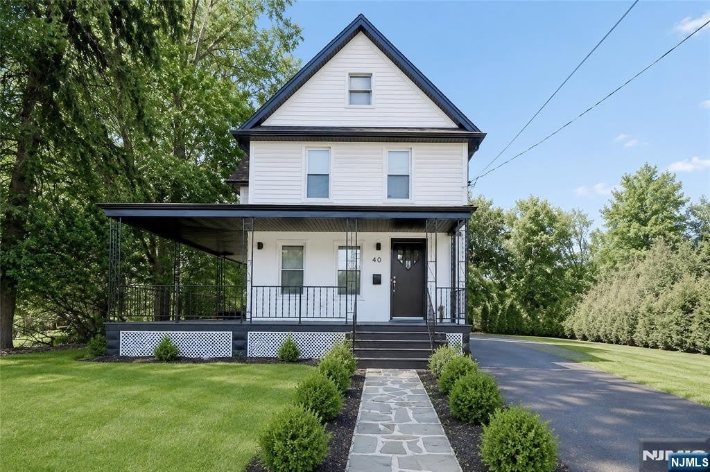 40 Grant Avenue – photo 2