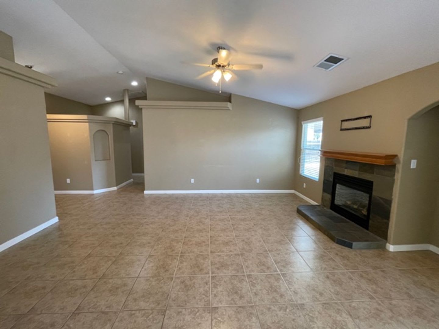 Home in Summit Estates! – photo 5