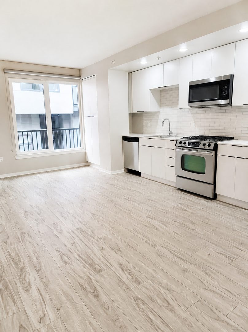 Beautifully Updated Seattle Studio Condo @ the Highly Desirable Parc-Belltown Community! – photo 4