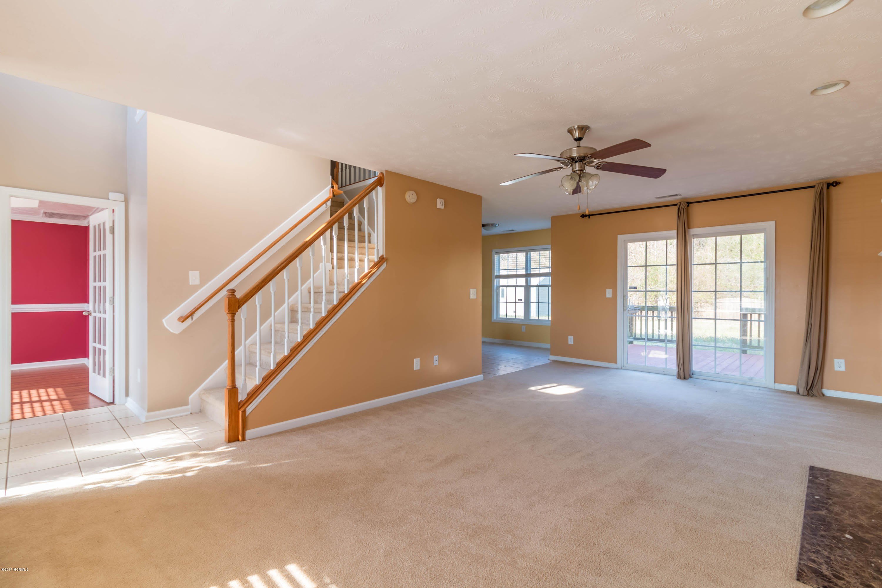 153 Louie Lane – photo 2
