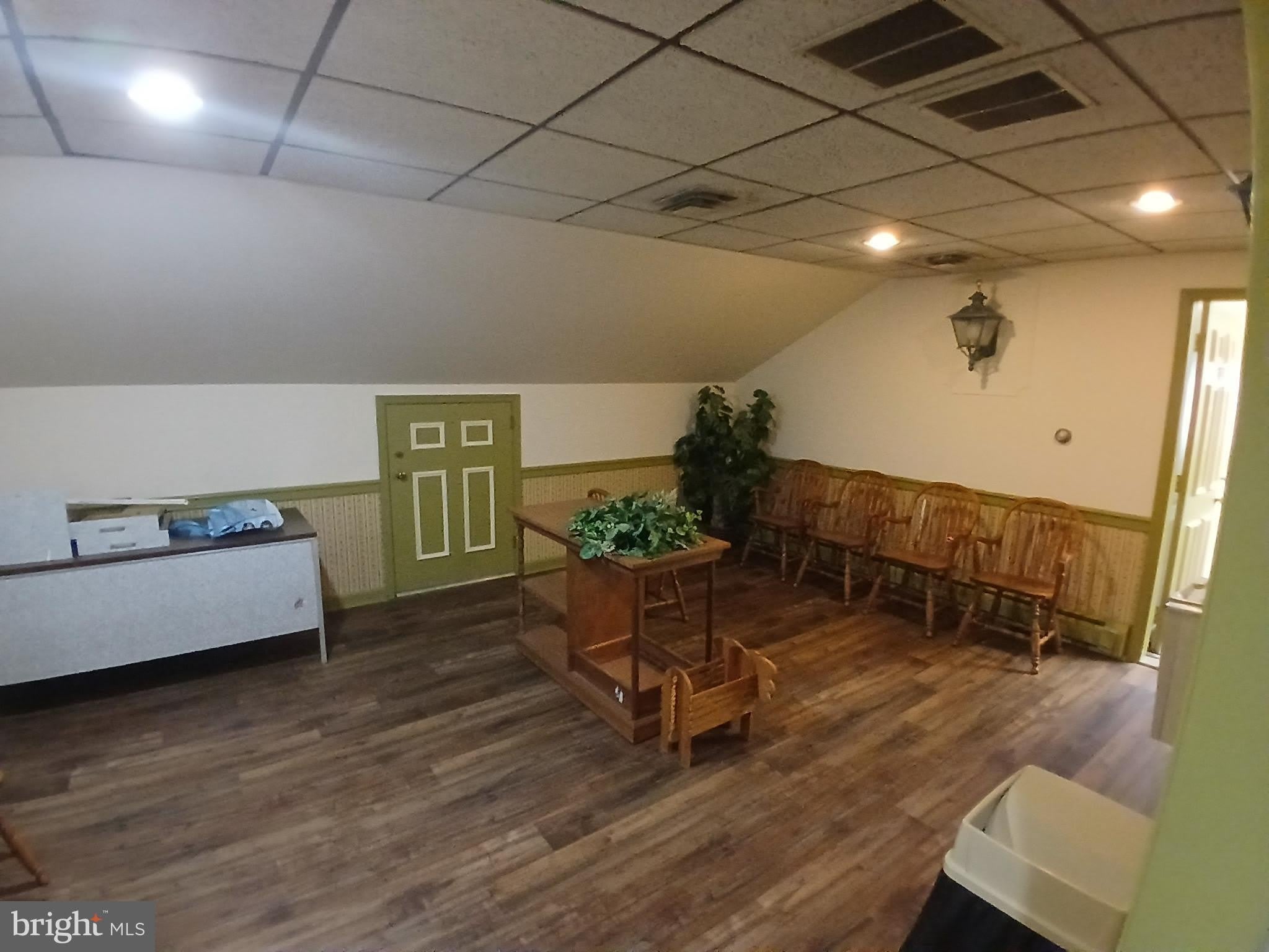 340 Front Street – photo 2