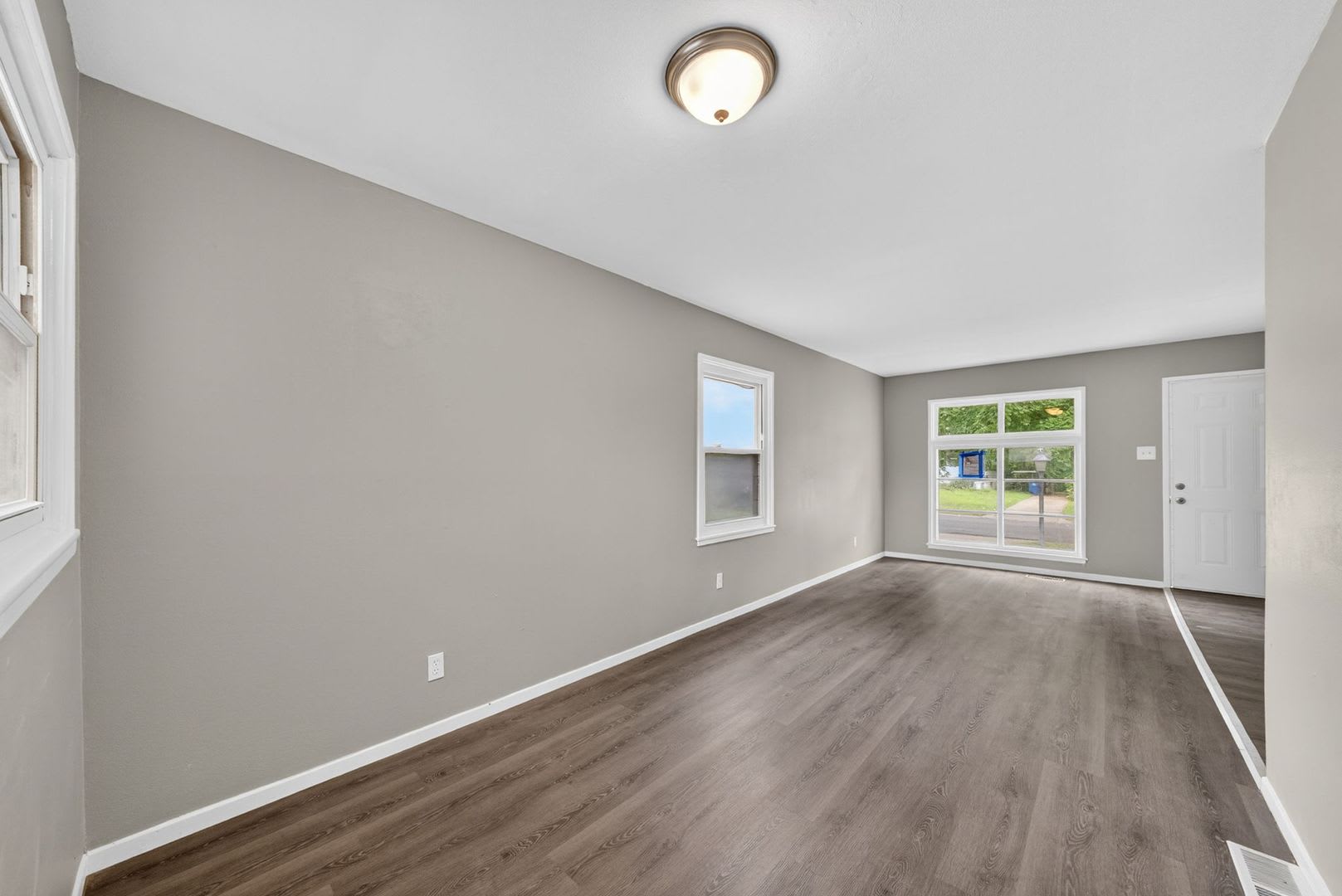 Section 8 Welcome 416 Crawford Rd – photo 5