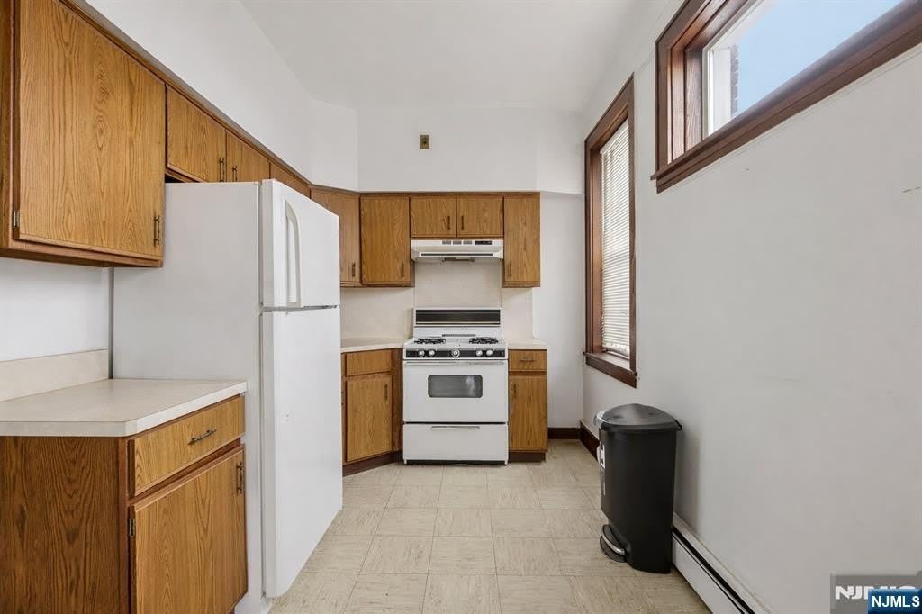 40 Malcolm Avenue – photo 5