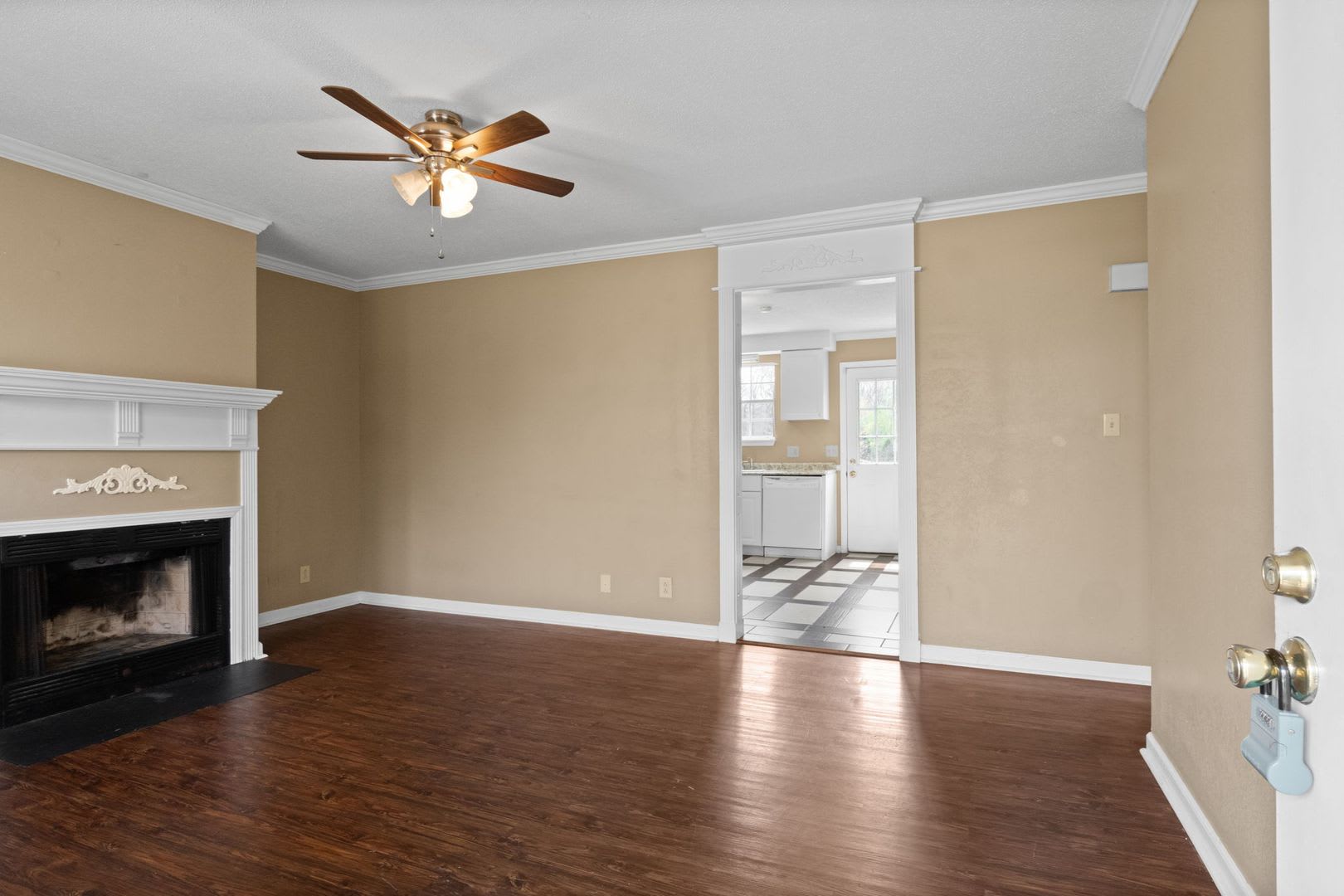 405 Woodale Dr – photo 5