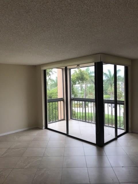 2455 Lindell Boulevard – photo 3