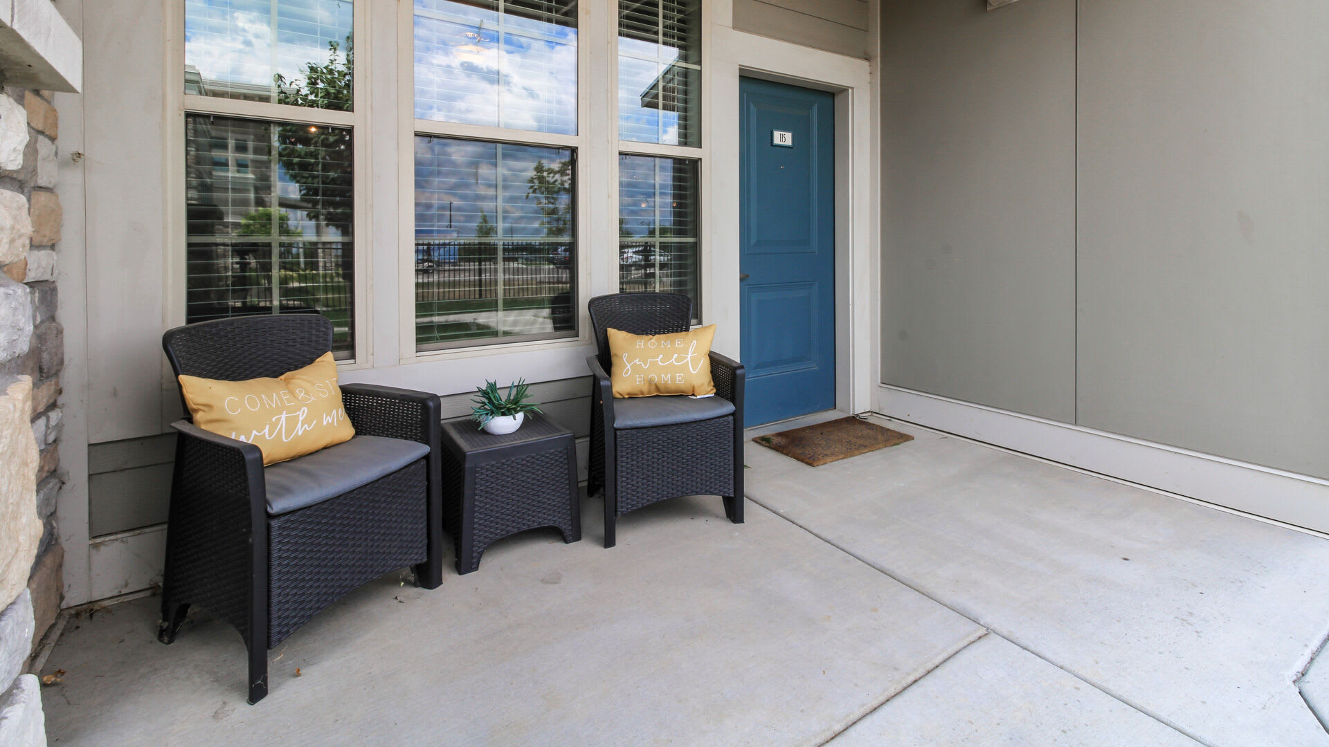 Newly Refreshed Lower Level Of Duplex 2 Bedroom 1 Bath – photo 3