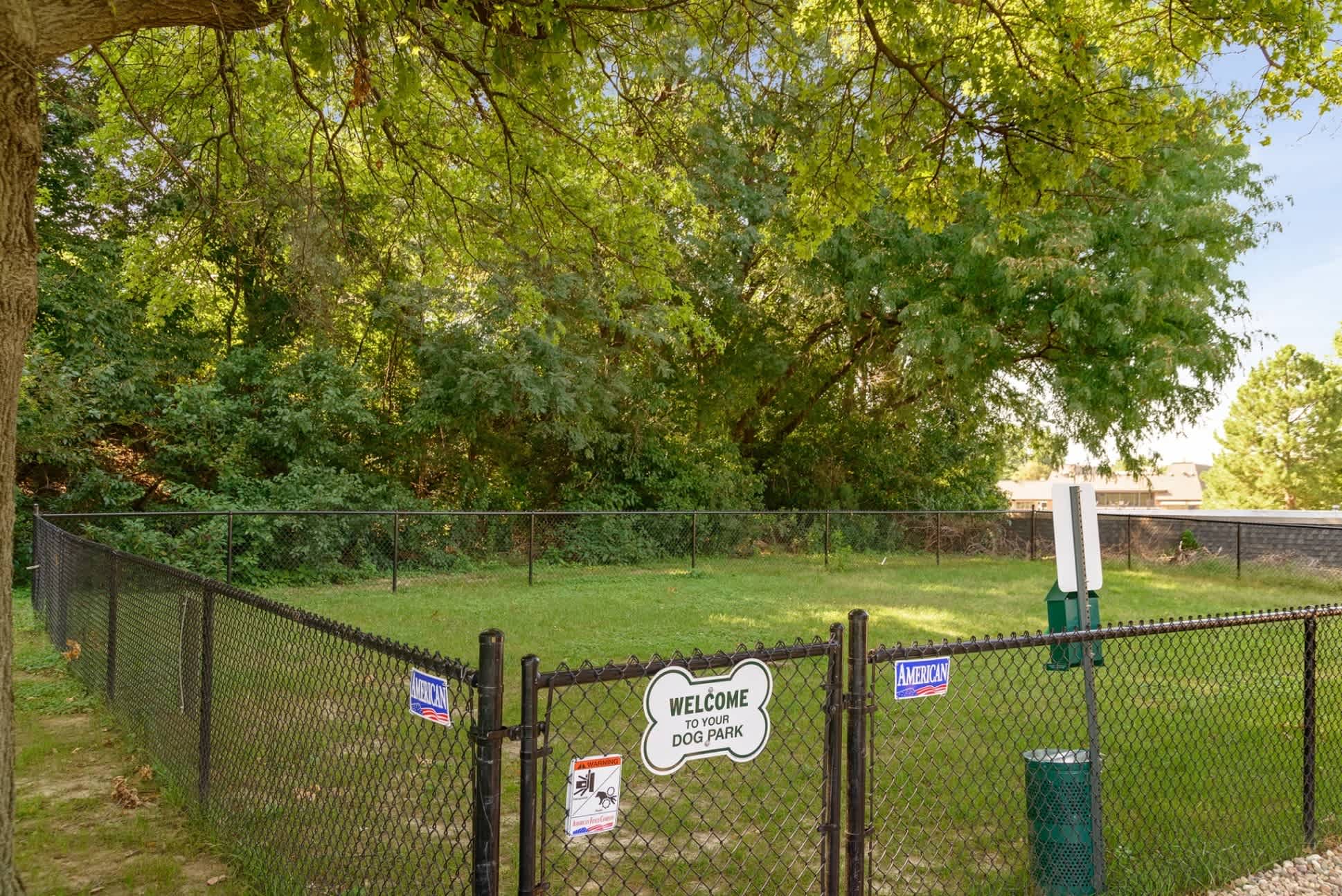 Camelot Village Apartments – photo 4