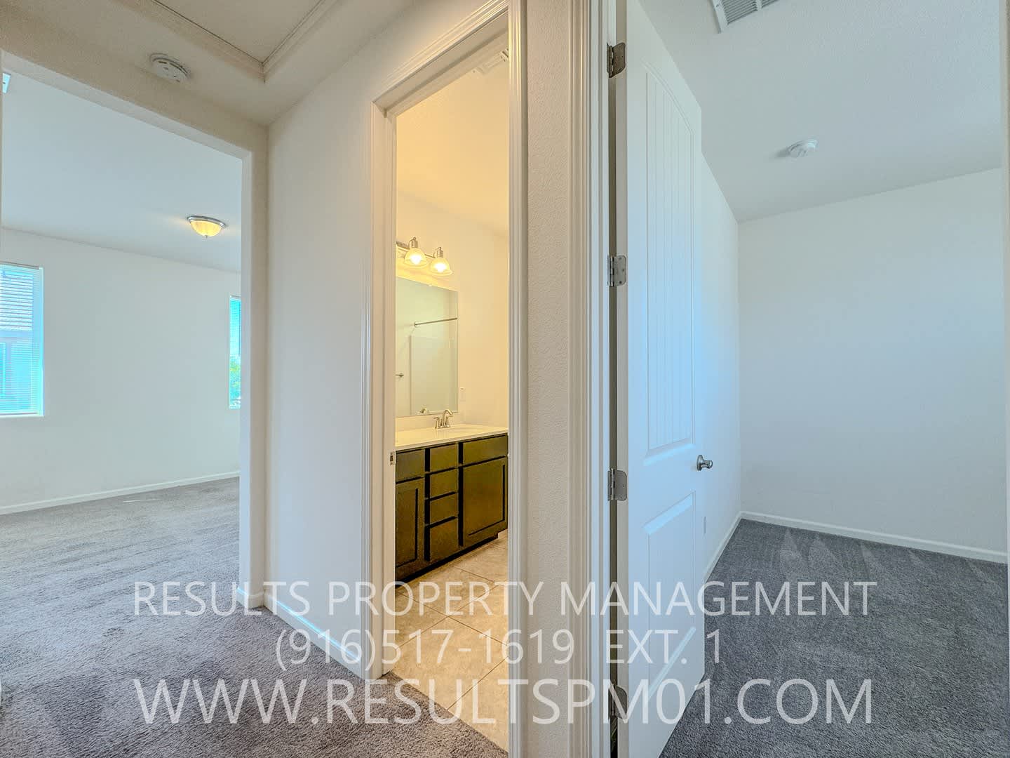 Gorgeous luxury Home! Great price! Spacious 4 bedroom w/Loft – photo 3