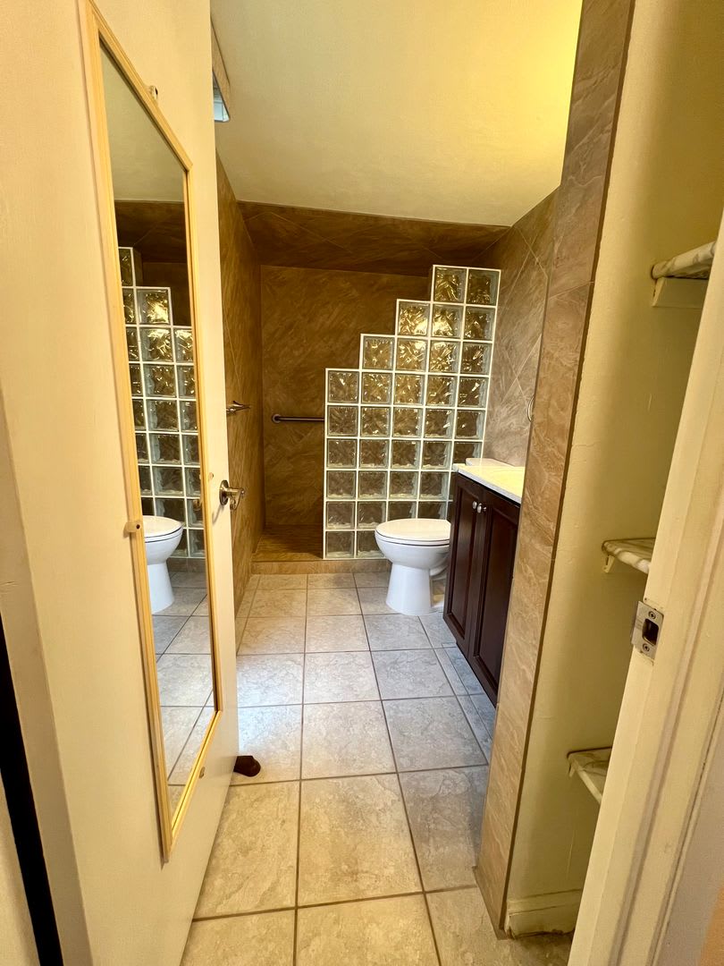 Available Now 2 Bedooms 2 Baths Condo With 1 Assigned Parking Stall – photo 5