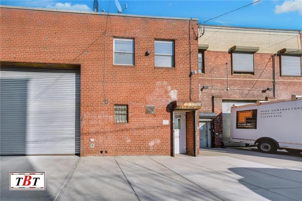 1009 E 35th Street – photo 4