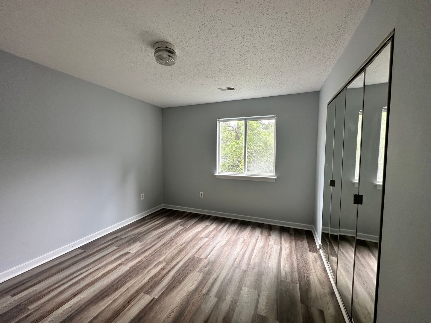 2 bedroom condo in Williamsburg! – photo 4