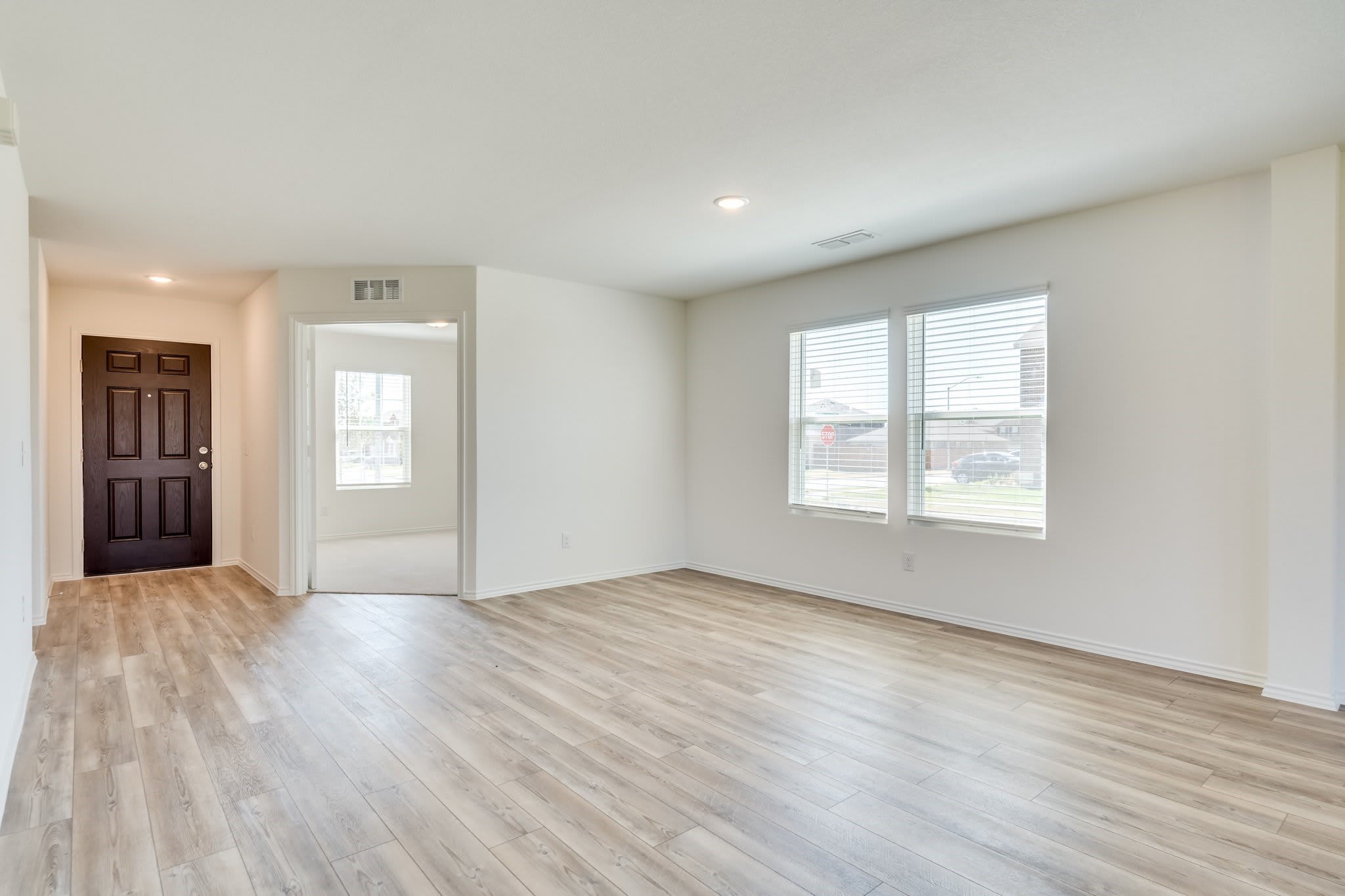 16025 Malaya Street – photo 3
