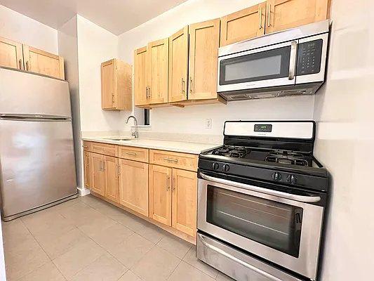 1411 Amsterdam Avenue – photo 3