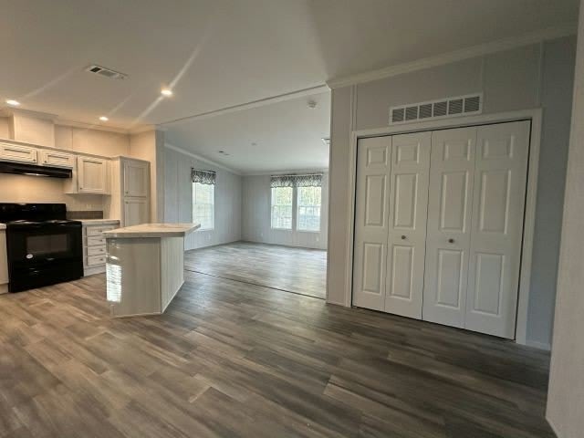 1648 Coldwell St – photo 2