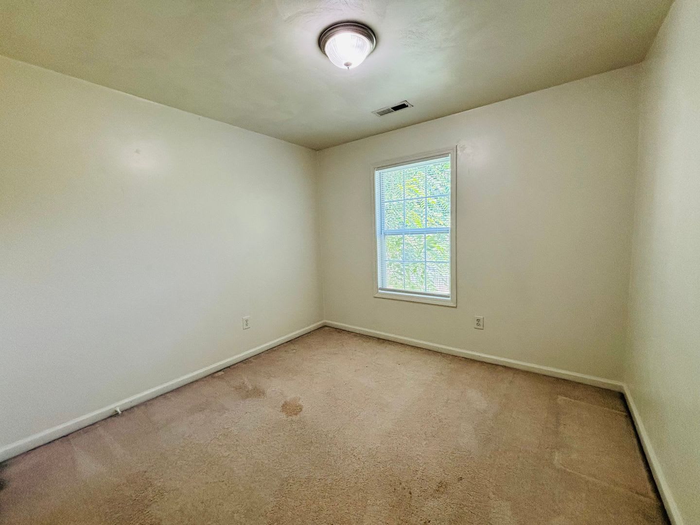 3 Bedroom 2.5 Bath Townhouse – photo 4