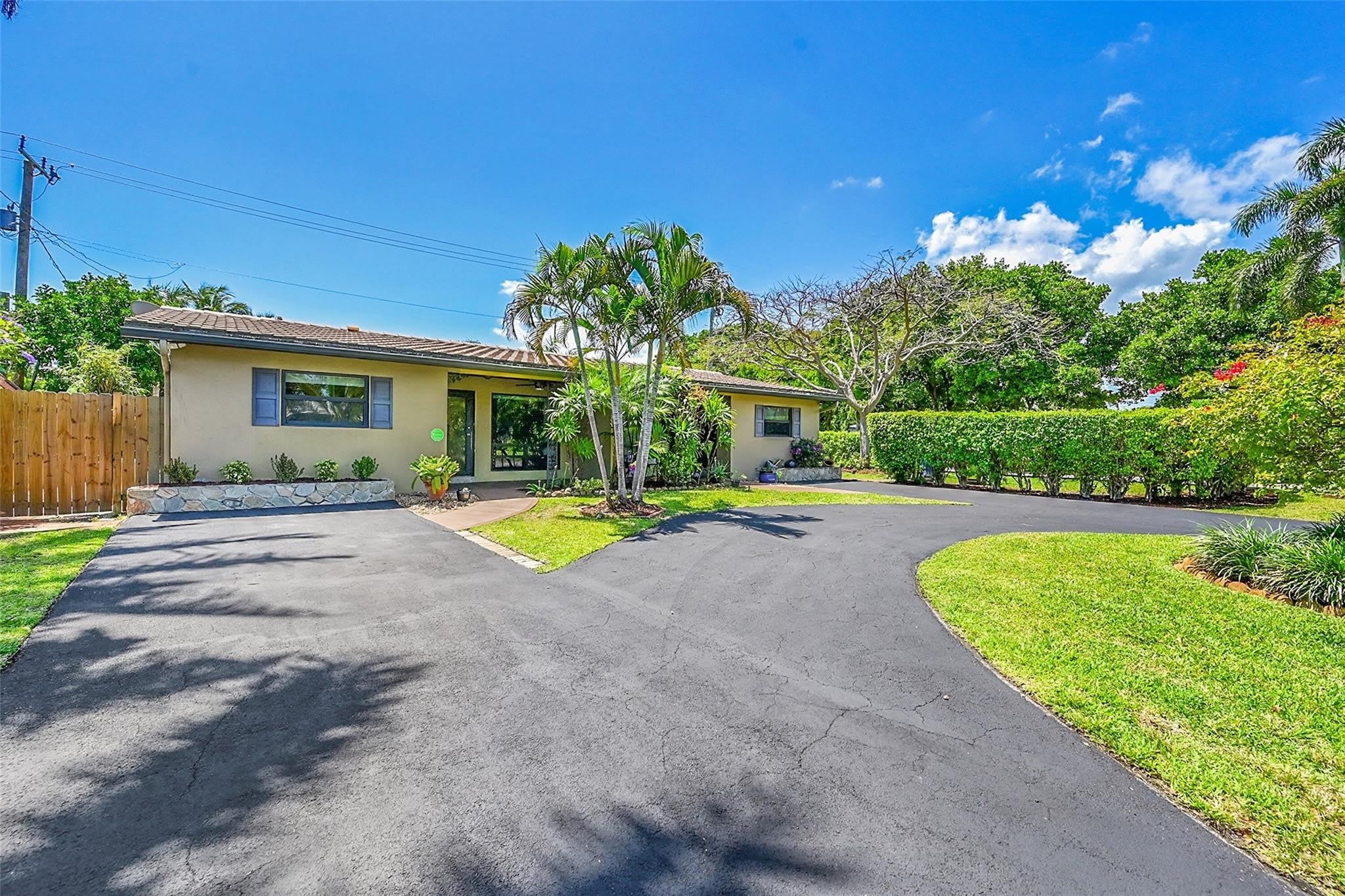 2200 NE 54TH Street – photo 1