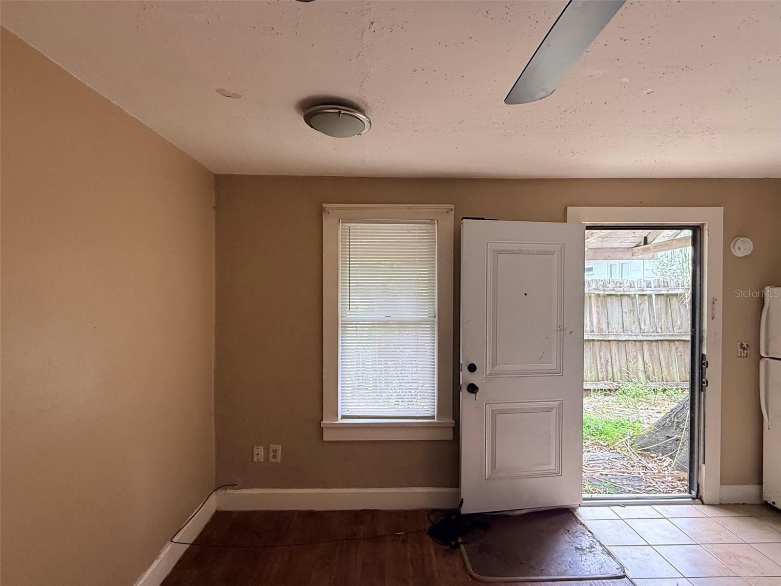 1648 27Th Avenue N – photo 4