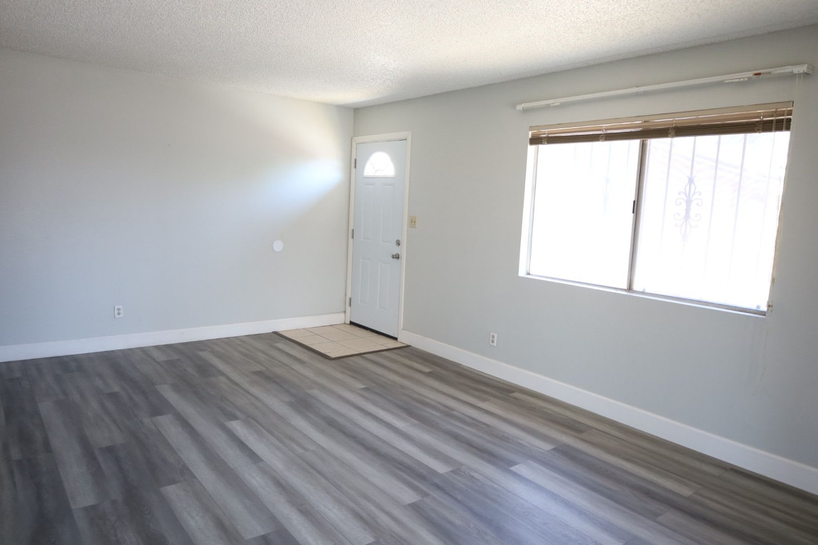 E Cartier Ave 1309 – photo 3