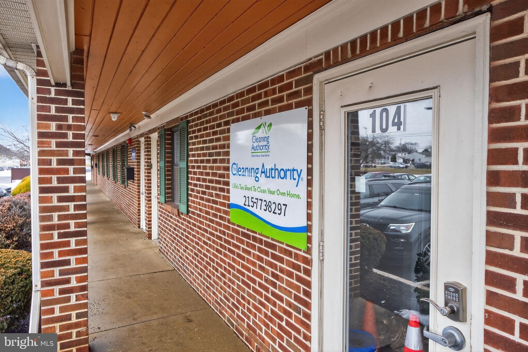 600 LOUIS Drive – photo 3