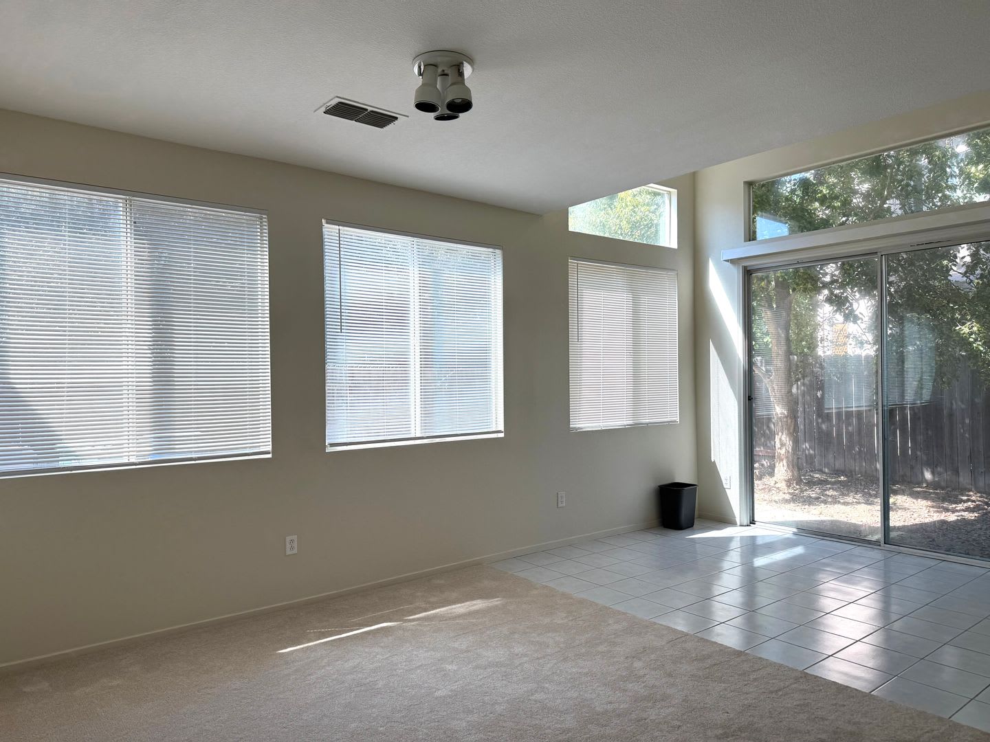 3 Bed 2.5 Ba 2 Story 2 Car Garage in Folsom! – photo 3