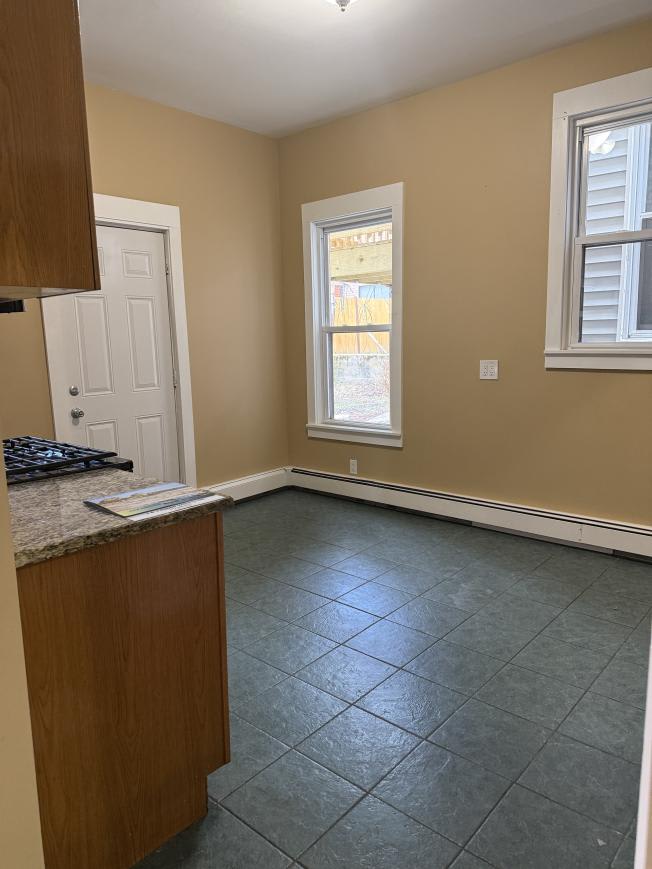 6 West Eagle St. – photo 2