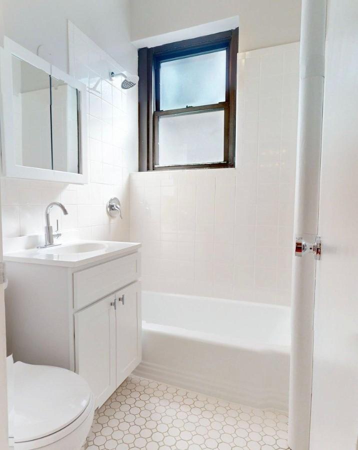 1125 Lexington Ave – photo 4